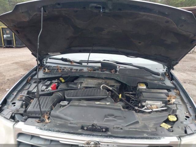 Chrysler Aspen Limited Image 10