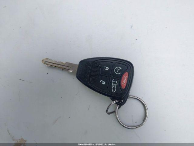 Chrysler Aspen Limited Image 8