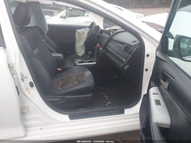 Toyota Camry Se Image 4