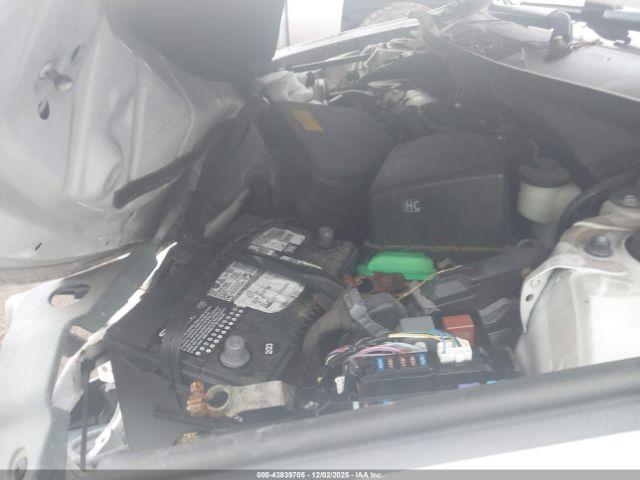 Toyota Camry Se Image 12