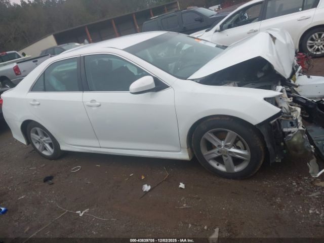 Toyota Camry Se Image 9