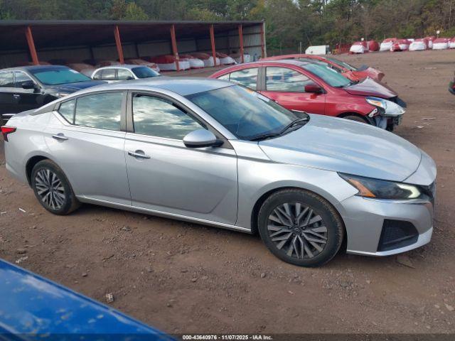 Nissan Altima Sv Fwd Image 8