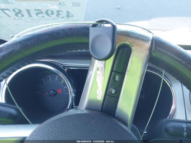 Ford Mustang Image 9