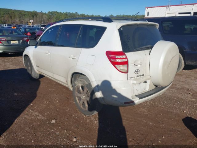 Toyota RAV4 Limited V6 Image 9