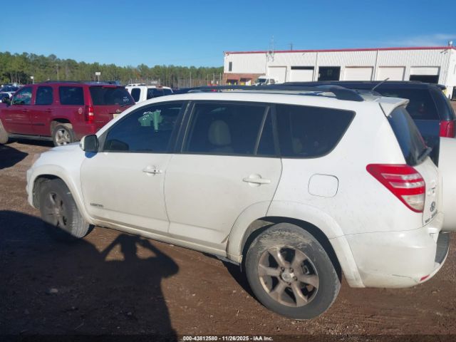 Toyota RAV4 Limited V6 Image 13
