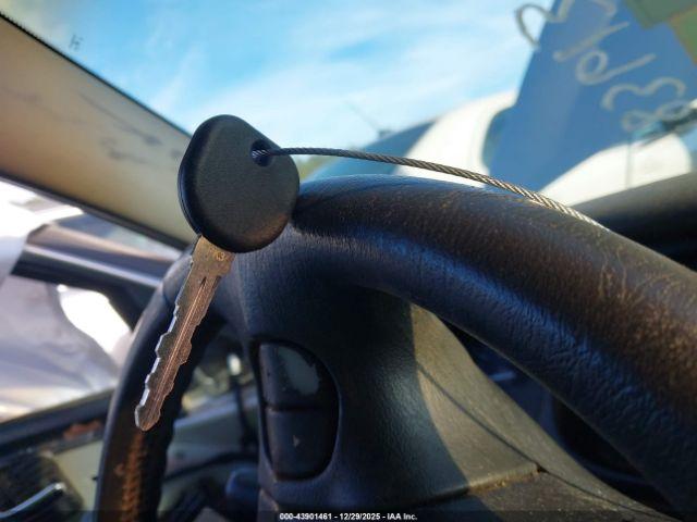 Buick LeSabre Limited Image 6