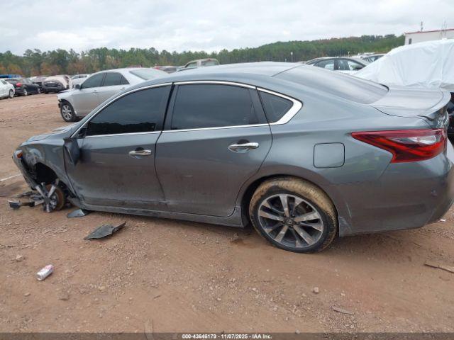 Nissan Altima 2.5 Sr Image 13