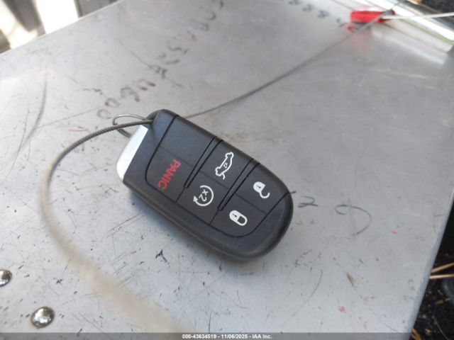 Dodge Challenger Sxt Image 9