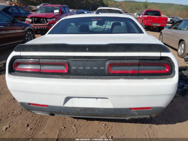 Dodge Challenger Sxt Image 13