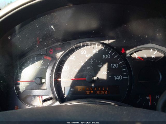 Nissan Titan Se Image 11