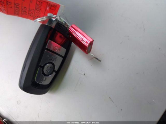 Ford Explorer Xlt Image 11