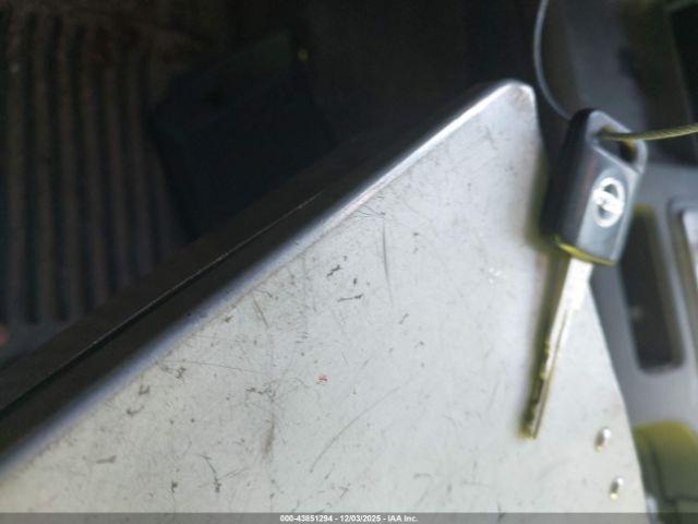 Nissan Frontier Se Image 8