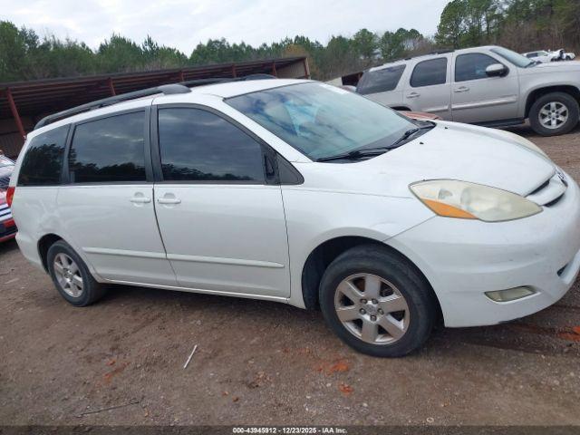 Toyota Sienna Xle Image 7