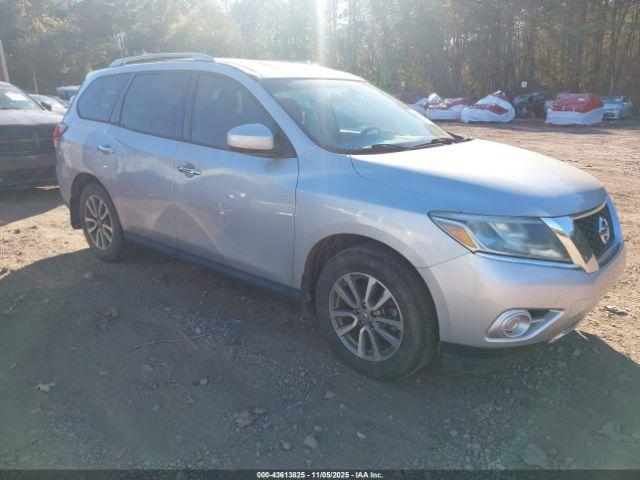  Salvage Nissan Pathfinder