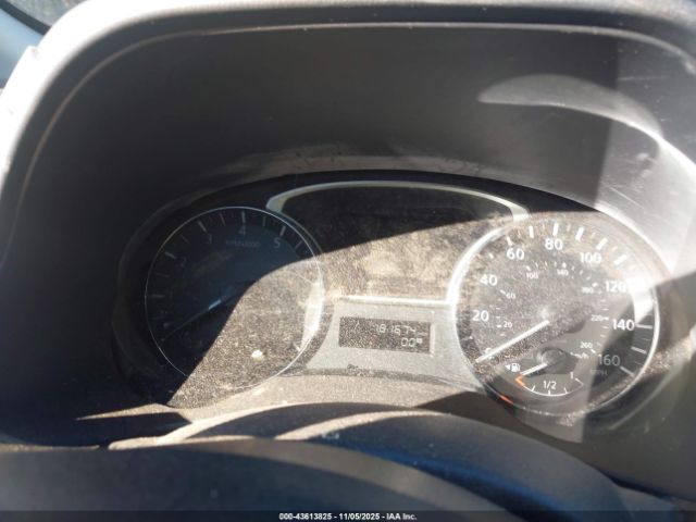 Nissan Pathfinder S Image 8