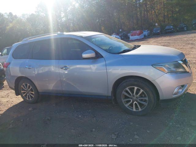 Nissan Pathfinder S Image 12