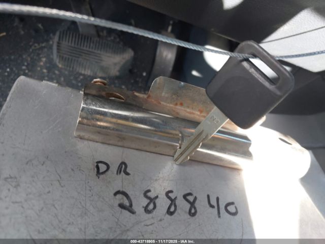 Nissan Armada Sv Image 6