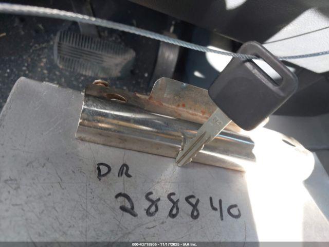 Nissan Armada Sv Image 6