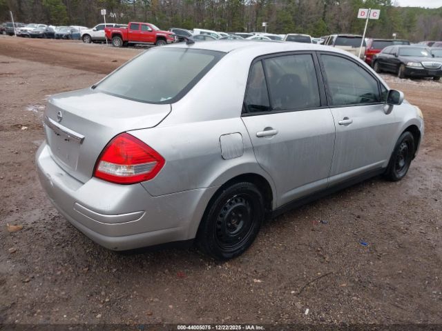 Nissan Versa 1.8s Image 10
