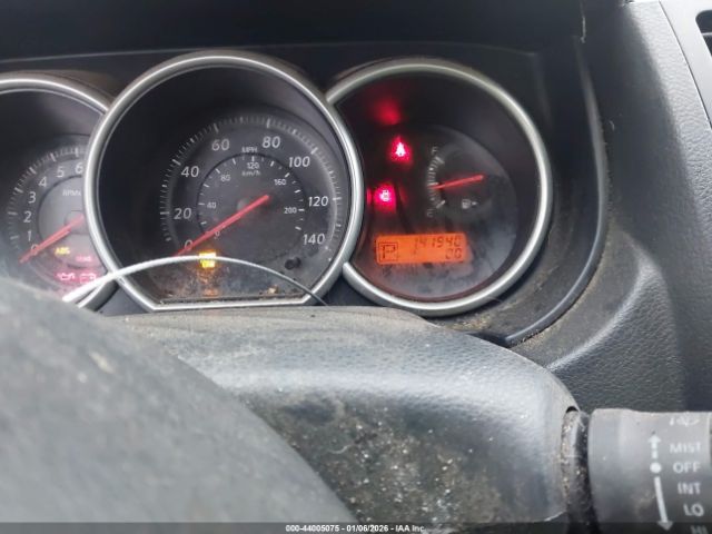 Nissan Versa 1.8s Image 2