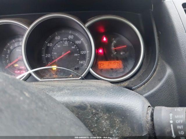 Nissan Versa 1.8s Image 2