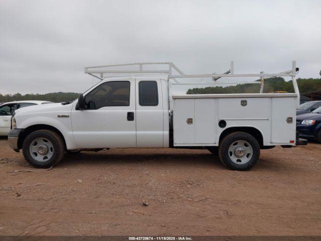 Ford F-350 Image 13