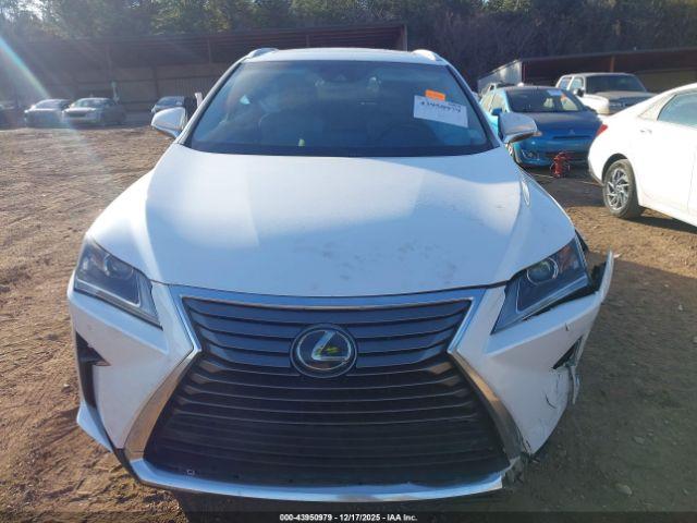 Lexus RX Image 11