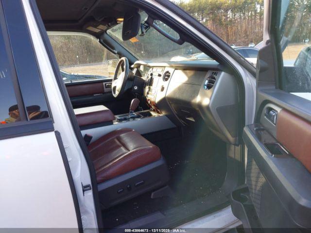 Ford Expedition King Ranch Image 16