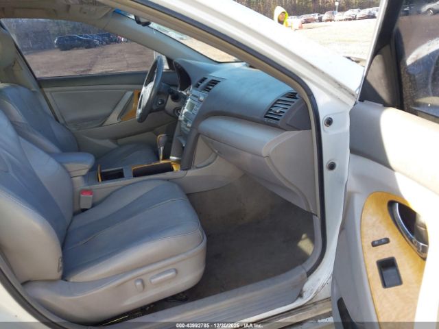 Toyota Camry Xle V6 Image 2