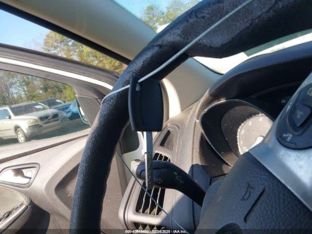 Ford Focus Se Image 11