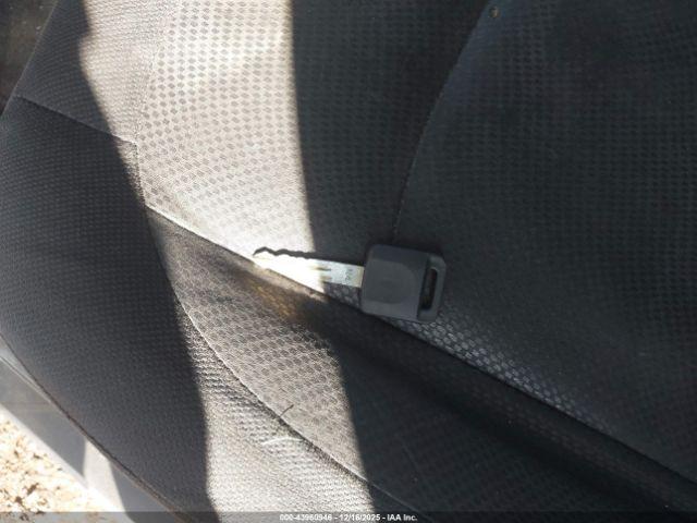 Nissan Rogue S Image 10