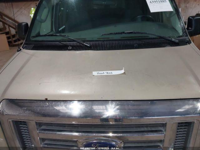 Ford E-350 Image 10