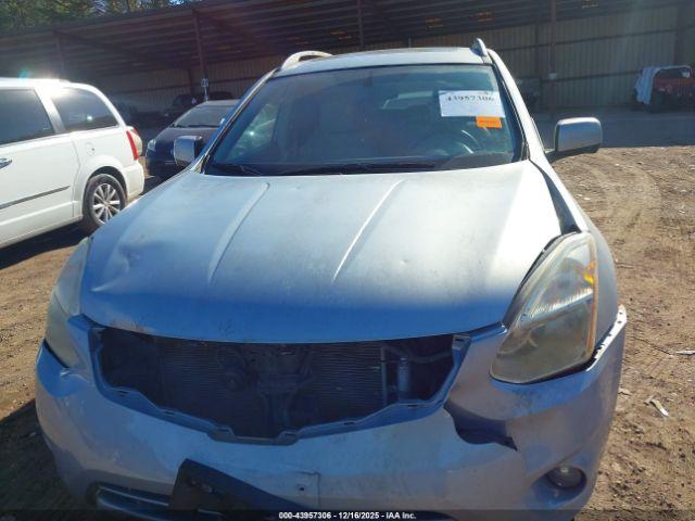 Nissan Rogue Image 2