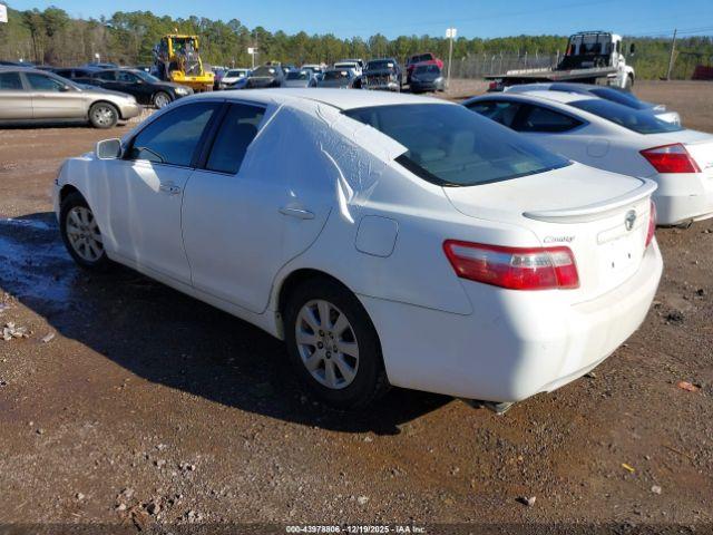 Toyota Camry Xle V6 Image 9