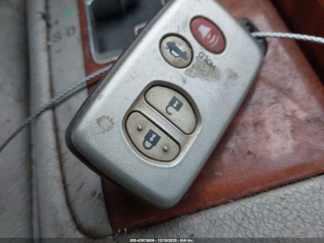 Toyota Camry Xle V6 Image 8