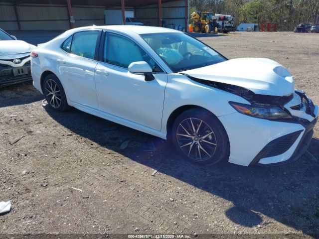 Toyota Camry Se Image 1