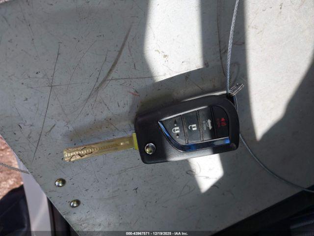 Toyota Camry Se Image 11