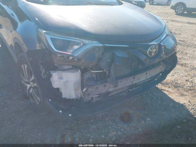 Toyota RAV4 Le Image 14