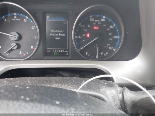 Toyota RAV4 Le Image 2