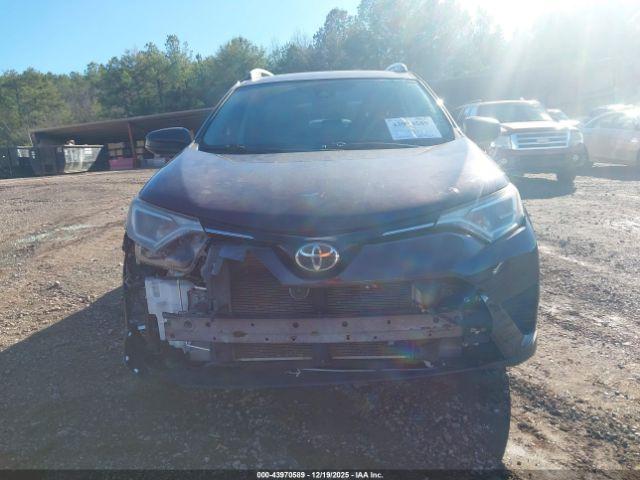 Toyota RAV4 Le Image 5