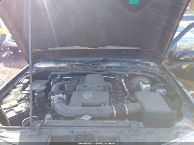 Nissan Pathfinder Silver Image 9