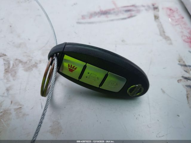 Nissan Pathfinder Silver Image 7