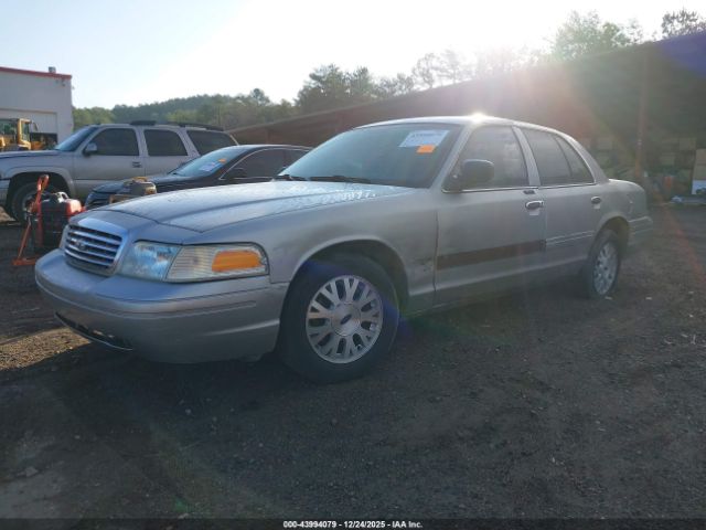 Ford Crown Victoria Image 2