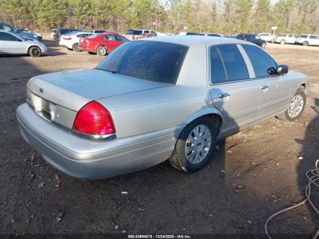 Ford Crown Victoria Image 12