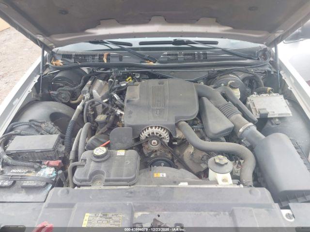 Ford Crown Victoria Image 8