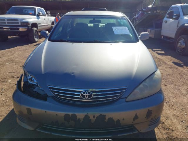 Toyota Camry Le Image 2