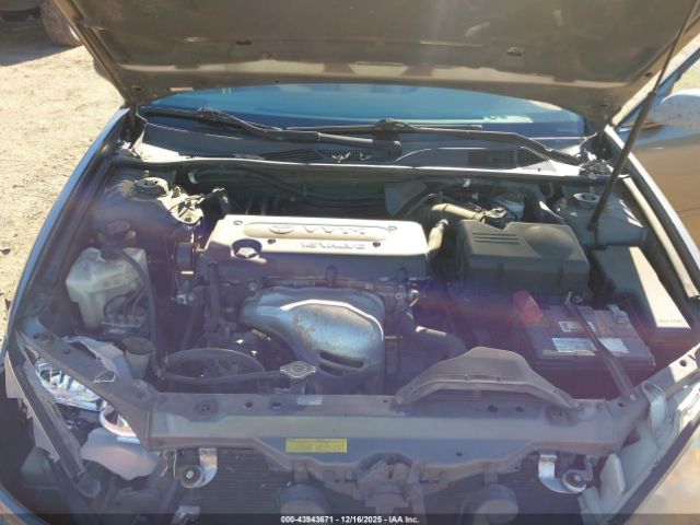 Toyota Camry Le Image 7