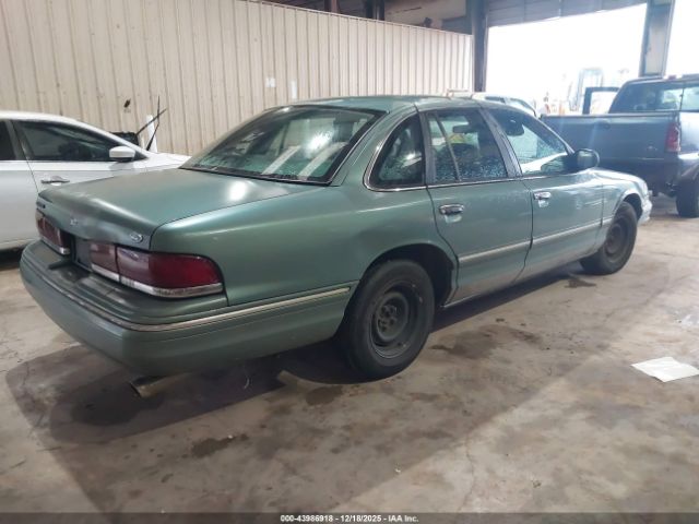 Ford Crown Victoria Image 10