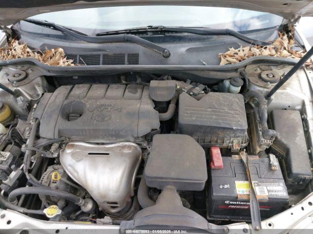 Toyota Camry Le Image 6