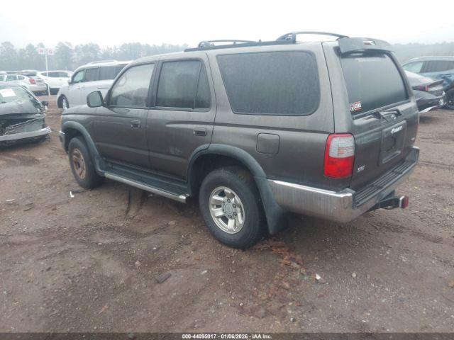 Toyota 4Runner Sr5 V6 Image 3